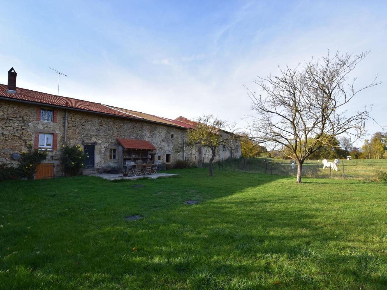 Spacious Holiday Home Near The Forest Barricourt Esterno foto